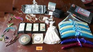 lot 148 image: Misc items including padded hangers, sandstone coasters