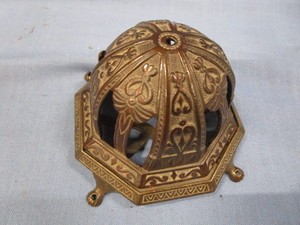 Cast String Holder