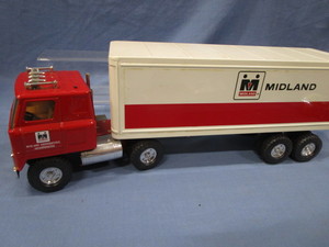 Midland Cooperative Semi Truck
