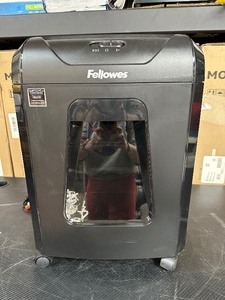 lot 66 image: Fellowes Powershred 1200C 12-Sheet Crosscut Shredder
