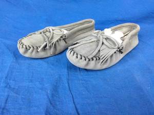 New Grey Minnetonka Womens Kilty Moccasin Size 8
