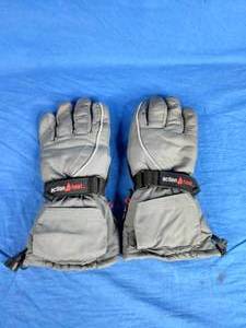 New ActionHeat Womens AA Battery Heated Snow Gloves Grey