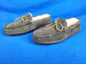 New Gray Mens Minnetonka Moccasins Pile Lined Hardsole Size 10.5m