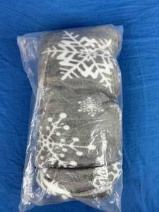New Snowflake Microplush Throw 50x 60