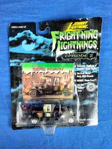 New FRIGHTNING LIGHTNINGSMUNSTERS KOACH DIE-CAST 164 JOHNNY LIGHTNING Real Riders