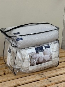 lot 22 image: New King Size Style Decor 6 Piece Reversible Comforter & Coverlet Set