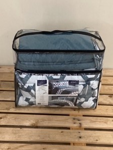 lot 48 image: New Style Decor 6 Piece King Size Comforter & Coverlet Set