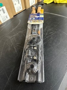 lot 43 image: New Cascade Mountain Carbon Fiber Trekking Poles - Adjustable 26 - 54