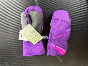 lot 120 image: New Head Children Size Small Mittens Purple  Pink