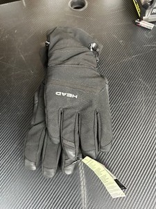 lot 122 image: New Head Woman  Men Medium Winter Ski Gloves With Touchscreen Black