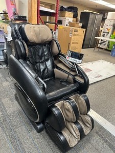 lot 3 image: Osaki OS-4000 Executive Zero Gravity Full Body Massage Chair