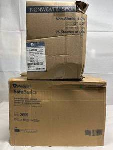lot 16 image: 1 Case (5000 each) NEW Tidi 942022 2 x 2 4-Ply Non-Woven Closed Weave Sponges - White & 1 Case (3000 each) NEW Medicom SafeBasics Non-Woven Sterile Sponges