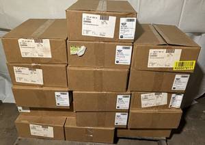 lot 121 image: Cases (6 each per case) NEW Curad CUR005345 144-Pack Petroleum Jelly Skin Protectant