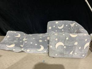 lot 343 image: VEVOR Fold-Out Kids Sofa, Glow-in-The-Dark Kids Couch Chair
