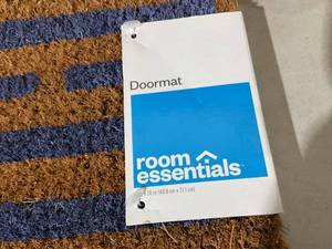 lot 368 image: LOT OF 4 Room Essentials Door Mats