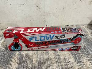 lot 105 image: Madd Gear Flow 100 Folding Kids Inline Kick Scooter