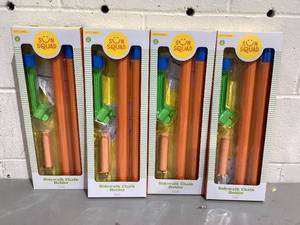 lot 409 image: LOT OF 4 Sun Squad 3 Long Handle Sidewalk Chalk Holder