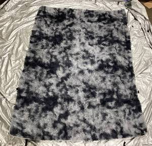 lot 435 image: Fluffy Tie-Dyed Area Rug 72x105