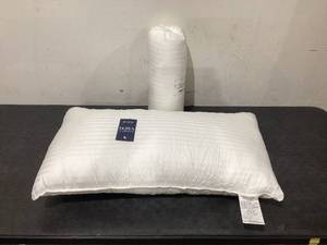 lot 519 image: 2PCS StandardQueen Size Beckham Hotel Collection Bed Pillows