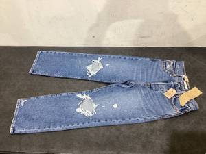 lot 536 image: Levis 26x27 Ribcage Straight Ankle Jeans