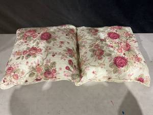 lot 389 image: LOT OF 2 Toss Antique Rose Pillows