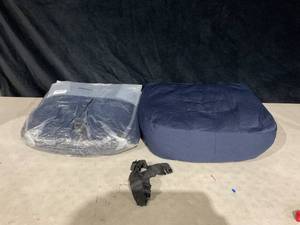 lot 392 image: DaisyInner Car Seat Cushion