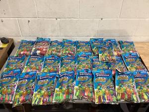 lot 492 image: LOT OF 25 Zuru Bunch O Balloons Rapid Filling Water Balloons Plastic Rubber, Assorted Color - 100 Piece
