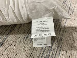 lot 643 image: 4PCS 16x16 Pillows