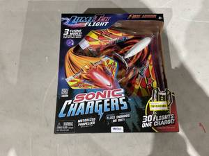 lot 749 image: LOT OF 6 LumiTek Flight Sonic Chargers Plane