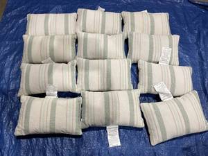 lot 750 image: LOT OF 12 Textured Yarn Dyed Cotton Lumbar Throw Pillows - Room Essentials