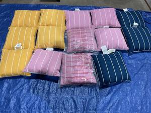 lot 752 image: LOT OF 14 Room Essentials Decorative Throw Pillows