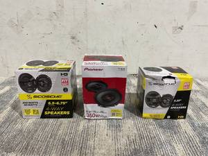 lot 772 image: LOT OF 3 SPeakers for Vehicle