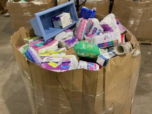 lot 905 image: Wholesale Pallet of Assorted Miscellaneous Items