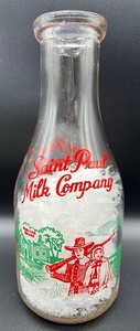 lot 194 image: Vintage PURITAN BRAND Saint Paul Milk Company Glass Milk Bottle