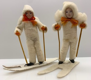 lot 5 image: Vintage Pair of SPUN COTTON Skiers - JAPAN