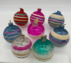 lot 16 image: Vintage WWII SHINY BRITE Ornaments - Qty 8
