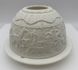 lot 19 image: Bernardaud LIMOGE Porcelain Fairy Light