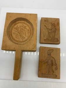 lot 21 image: Vintage Wood Butter Cookie Molds - QTY 3 - WEST GERMANY