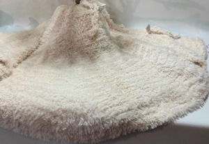 lot 34 image: Beautiful POTTERY BARN Faux Fur Tree Skirt