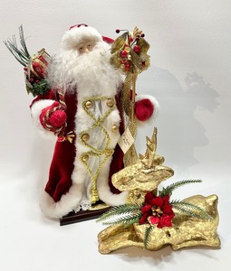 lot 148 image: OLD WORLD Santa and Golden Deer Figure