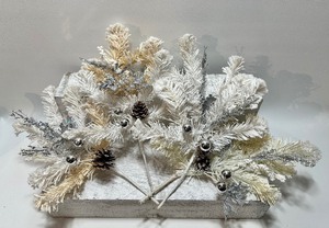 lot 157 image: Vintage Style Two-toned Faux Christmas Foliage - QTY 4