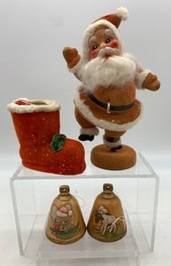 lot 74 image: Vintage Christmas Santa, Boot and Bells - Including Japan and Hong Kong