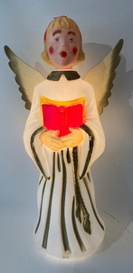 lot 37 image: Vintage EMPIRE Angel Blow Mold #1