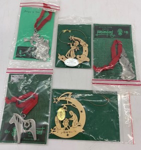 lot 56 image: Assorted Christmas Ornaments including DALA Horse - QTY 5