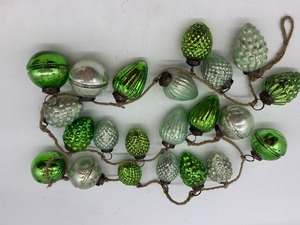 lot 67 image: Beautiful Holiday Glass Ornament Garland - #2