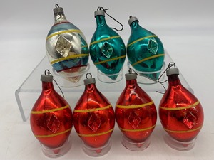 lot 84 image: Vintage WWII Premier Glass Ornaments - QTY 7