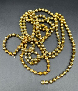 lot 241 image: ANTIQUE Gold Glass Bead Garland #1