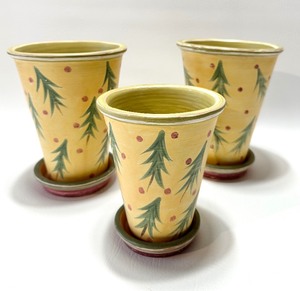 lot 252 image: Trio of HAND PAINTED SIGNED Holiday Terracotta Pots