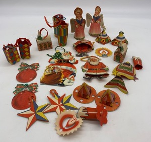 lot 99 image: Vintage PAPER CUT OUT, Tab Connect Christmas Ornaments