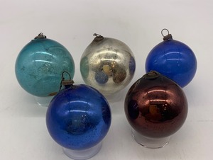 lot 105 image: 5 Antique OLD GERMAN Kugel Style Bauble Ornaments